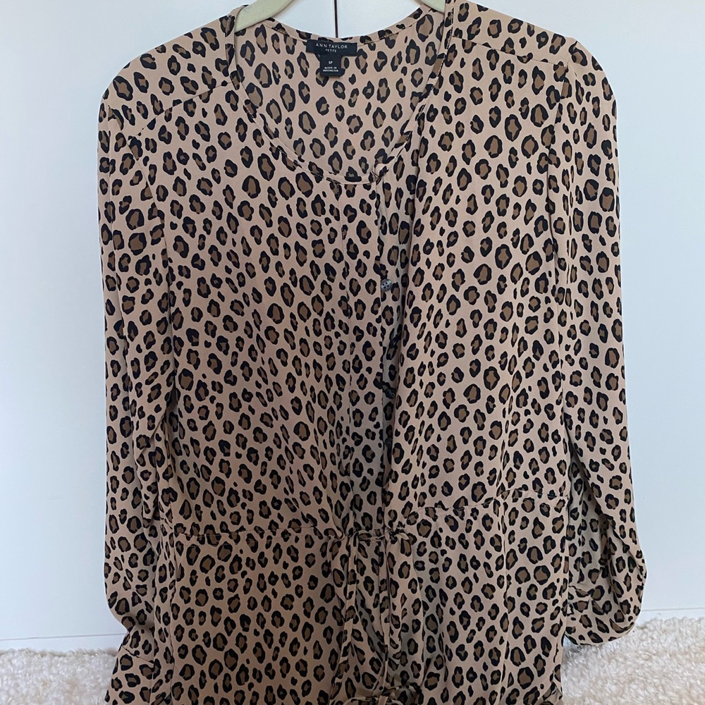 🆕🌸 Ann Taylor Tunic